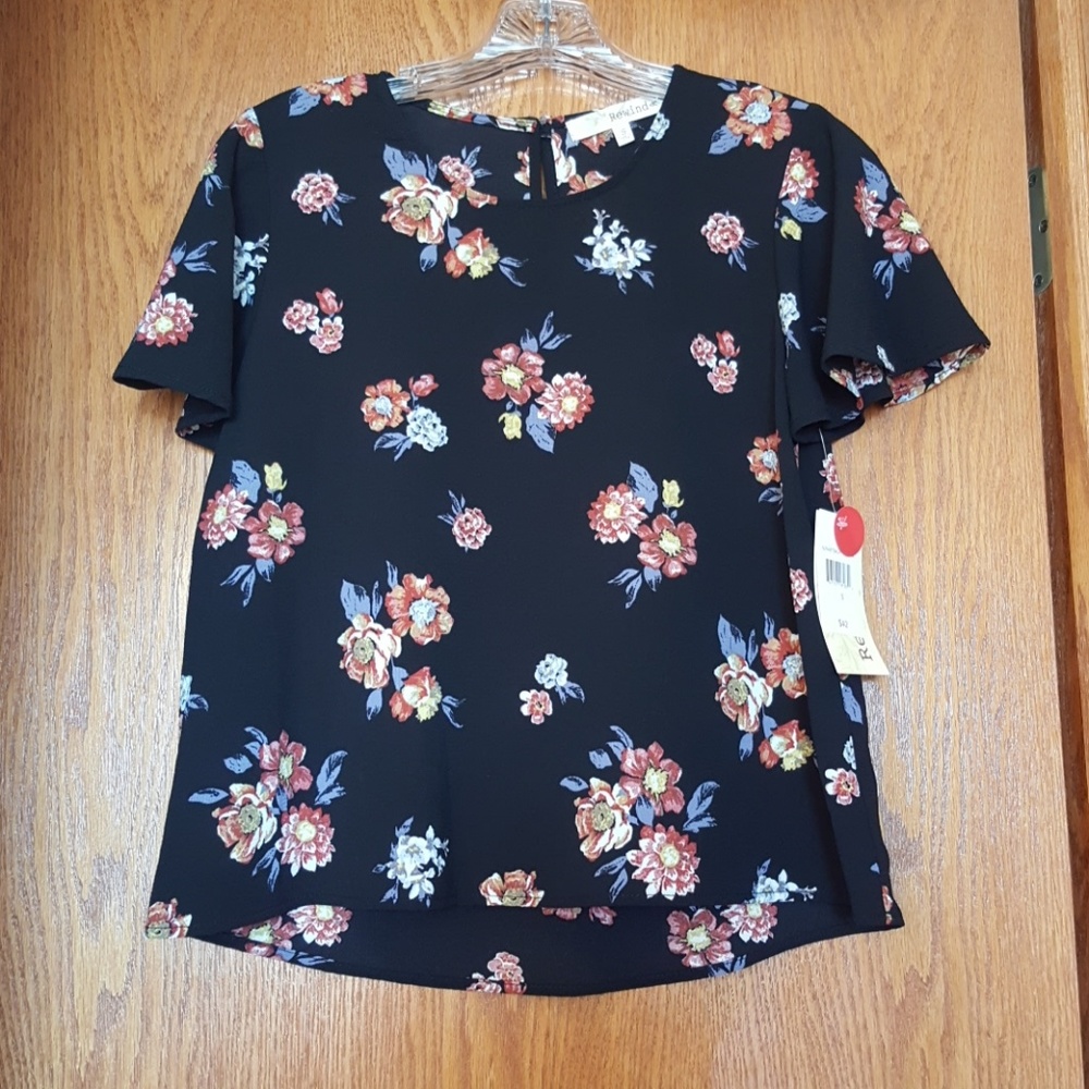 Rewind * Flutter short sleeve flowered top S NWT